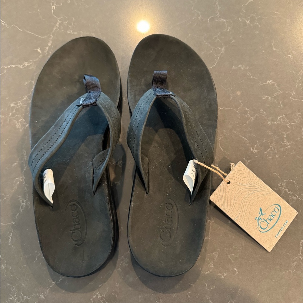 NWT Chaco Leather Classic Flip Flop, womens 7